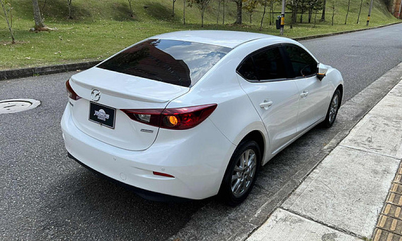 Mazda 3 Touring...