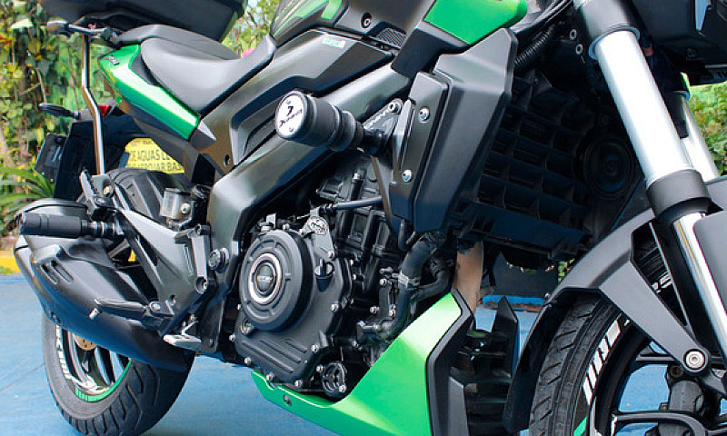 Bajaj Dominar 250 20...