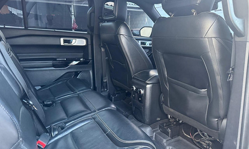 Ford Explorer St...