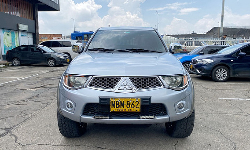 Mitsubishi L200  Spo...