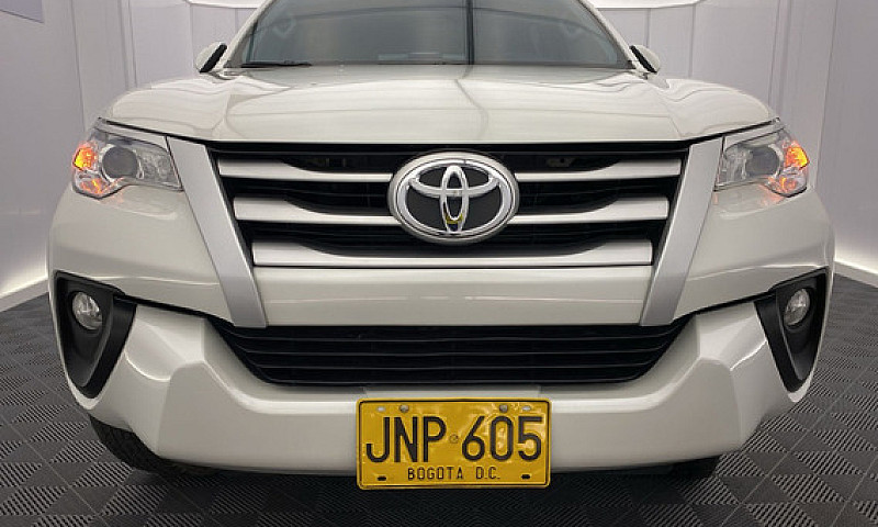 Toyota Fortuner 2.4 ...