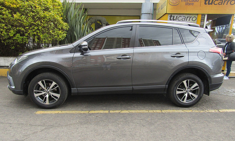Toyota Rav4 2.0 Stre...