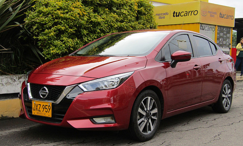 Nissan Versa 1.6 Adv...