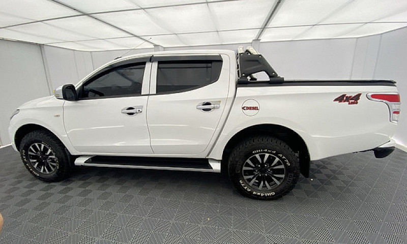 Mitsubishi L200 2.5L...