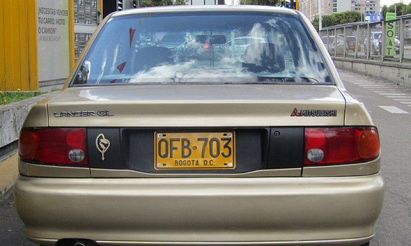 Mitsubishi Lancer 1....