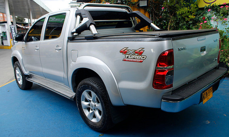 Toyota Hilux Vigo D4...