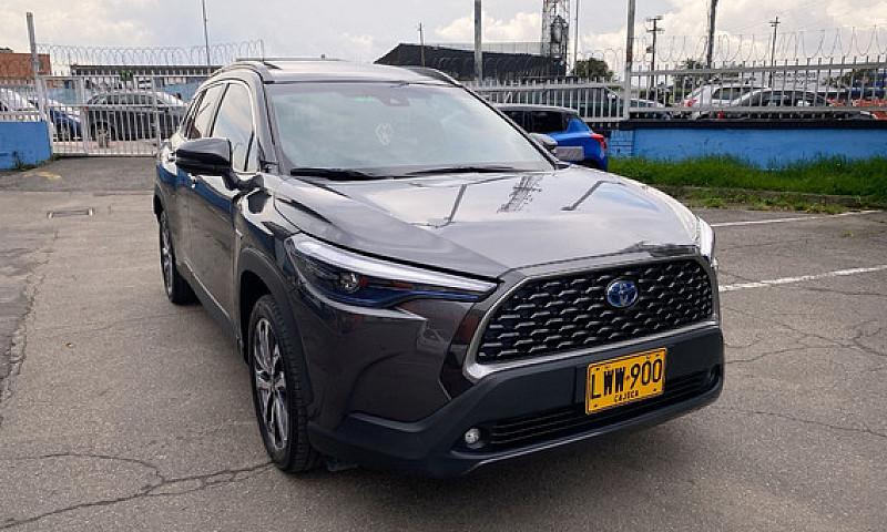 Toyota Corolla Cross...