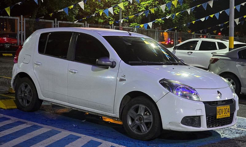 Renault Sandero 1.6 ...