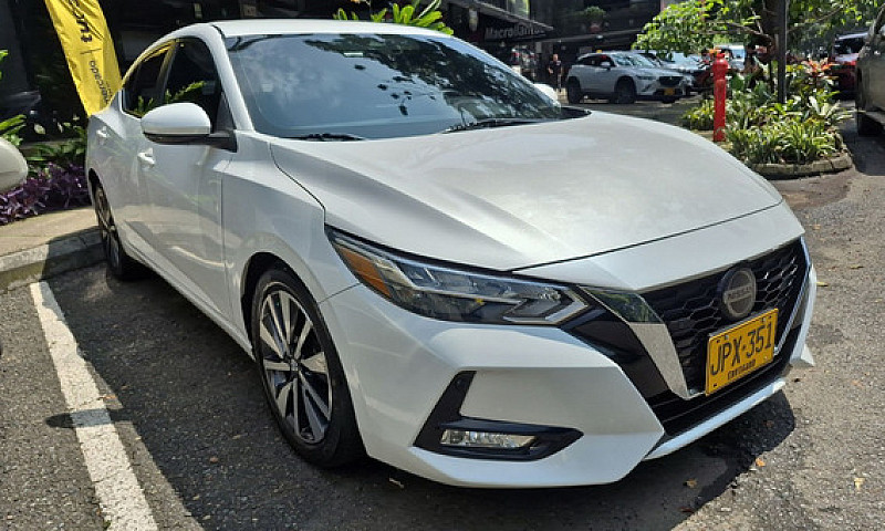 Nissan Sentra 2.0 B1...