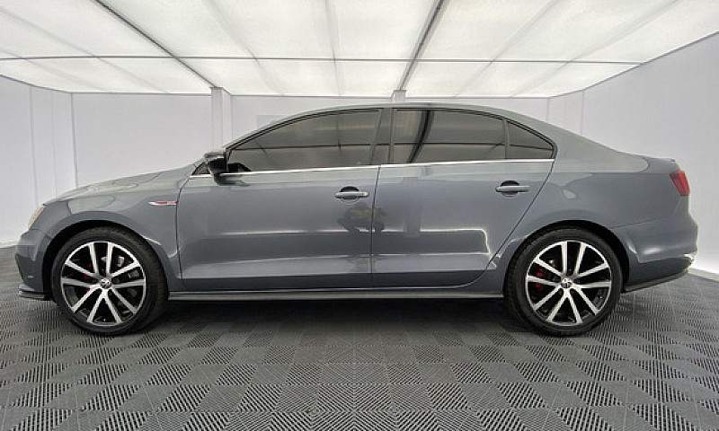 Volkswagen Jetta Gli...