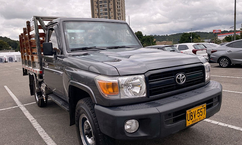 Toyota Land Cruiser ...