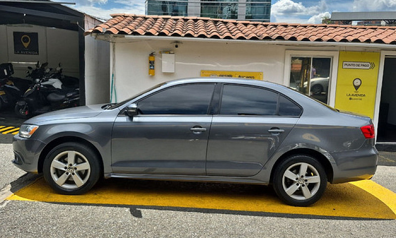 Volkswagen Jetta 2.5...