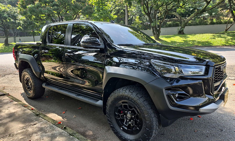 Toyota Hilux 2.8 Grs...