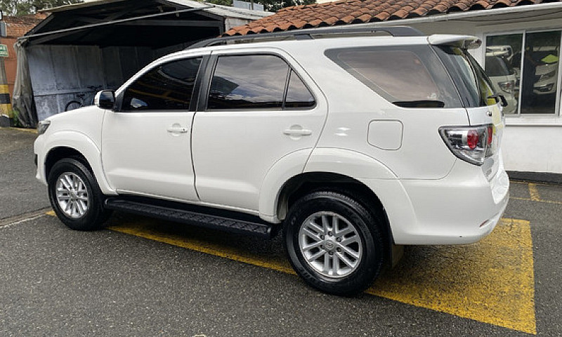 Toyota Fortuner 2.7 ...