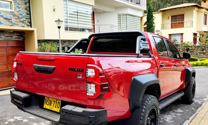 Toyota Hilux 2.8 Gr-...