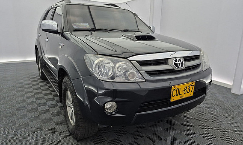 Toyota Fortuner 3.0 ...