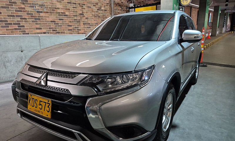 Mitsubishi Outlander...