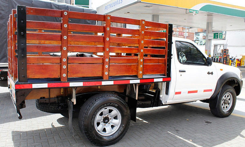 Nissan Frontier D22 ...