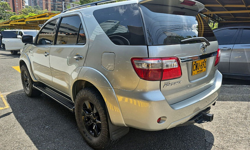 Toyota Fortuner 3.0 ...