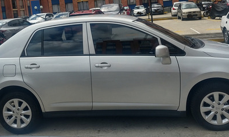 Nissan Tiida 1.8 Mii...