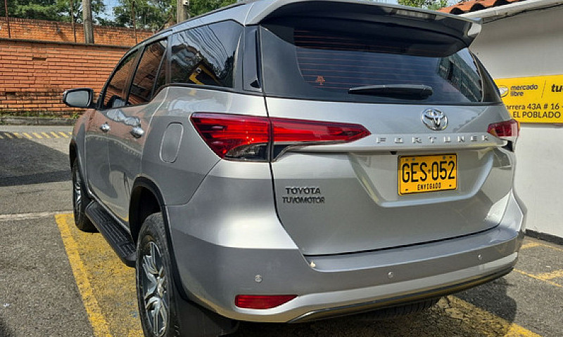 Toyota Fortuner 2.4 ...