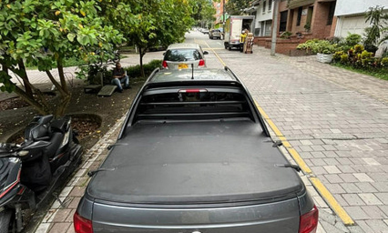 Volkswagen Saveiro 1...