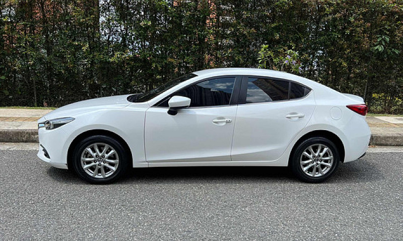 Mazda 3 Touring...