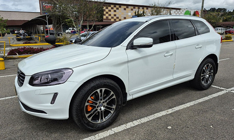 Volvo Xc60 2.5 T5  S...