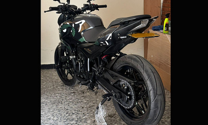 Bajaj Pulsar N250 20...