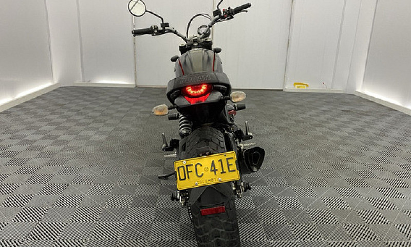 Ducati Scrambler 800...