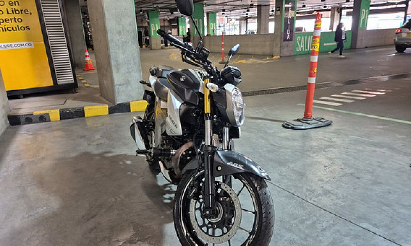 Suzuki Gixxer 250 20...