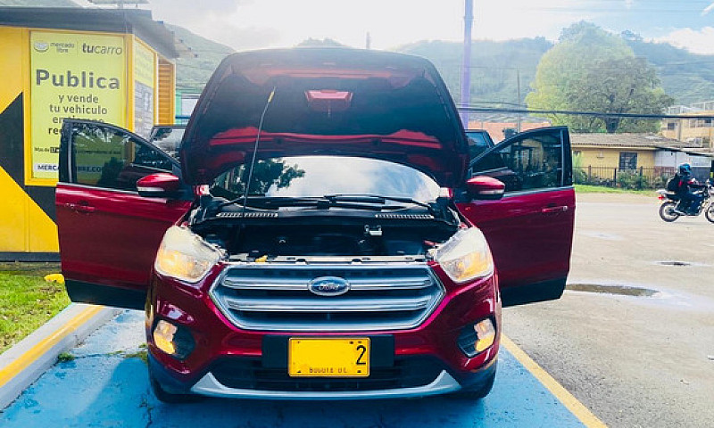 Ford Escape Titanium...