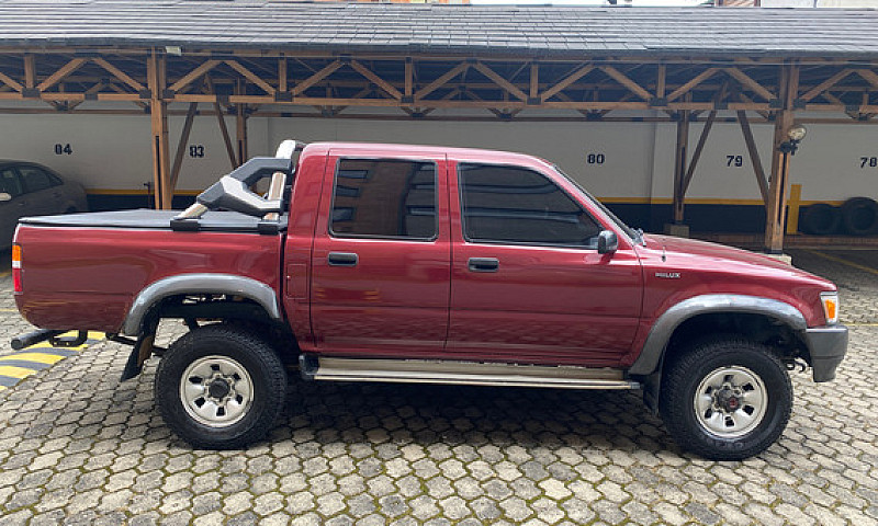 Toyota Hilux 2.4L 11...