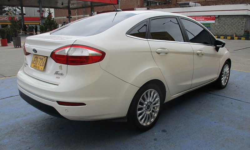 Ford Fiesta Titanium...