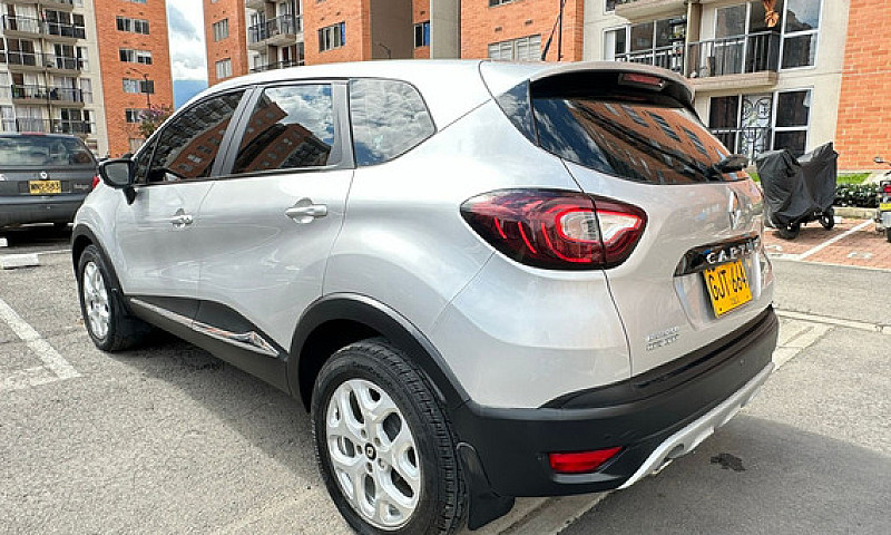 Renault Captur Zen 2...