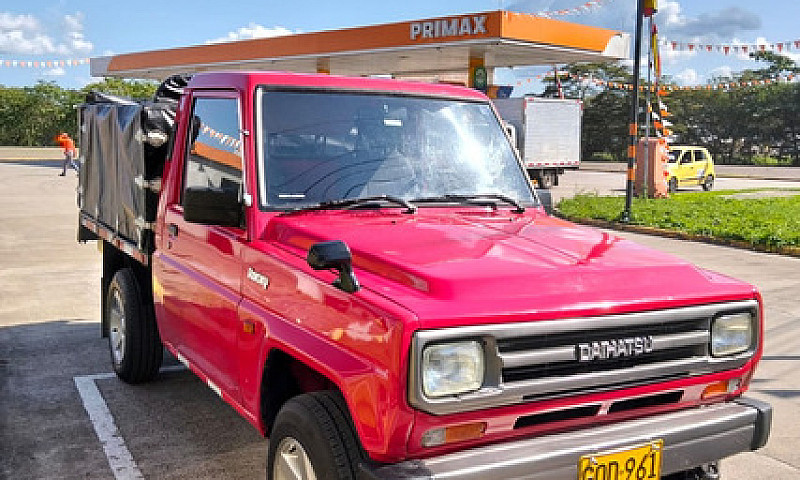 Toyota Hilux 2.3...