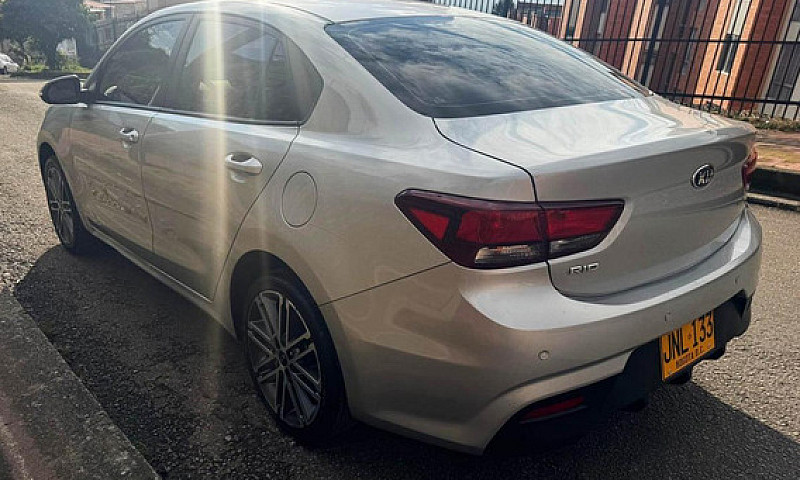 Kia Rio 1.4 Vibrant...