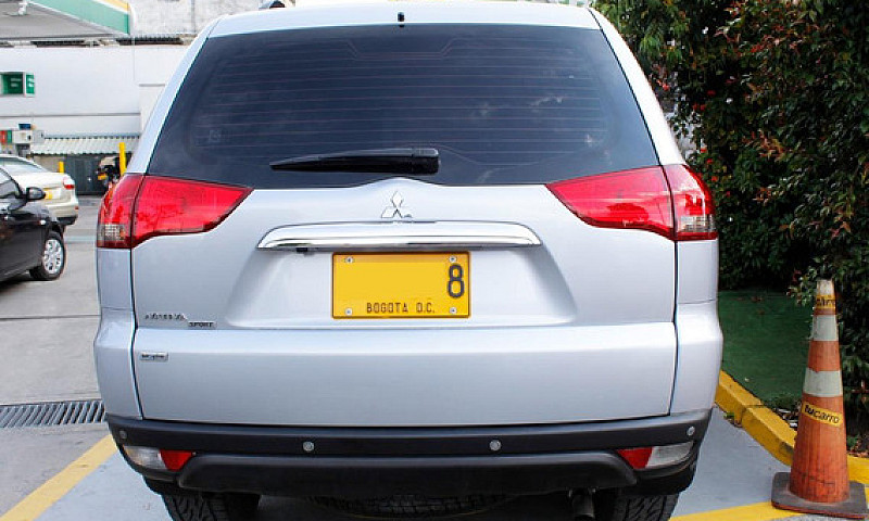 Mitsubishi Nativa 3....