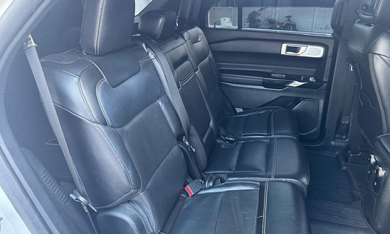 Ford Explorer St...
