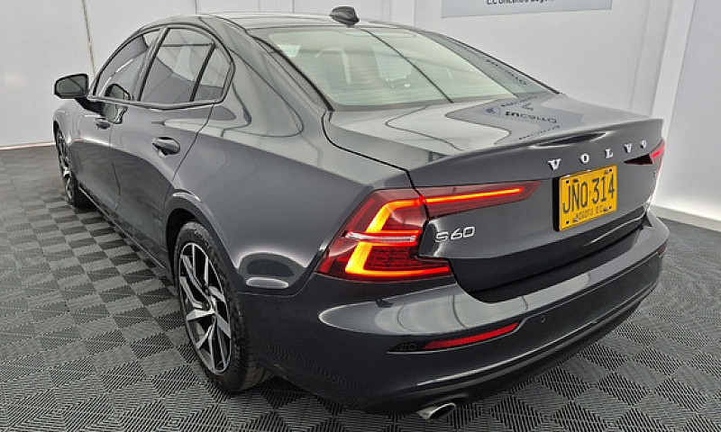 Volvo S60  T4 Moment...