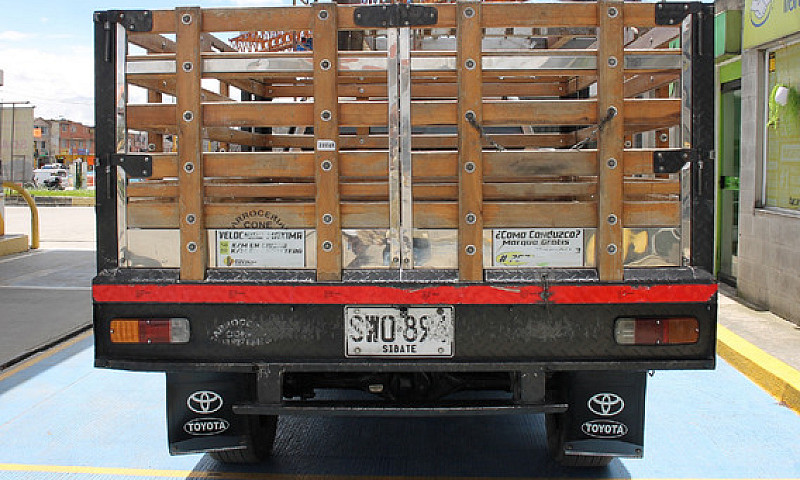 Toyota Hilux 2.5 4X4...