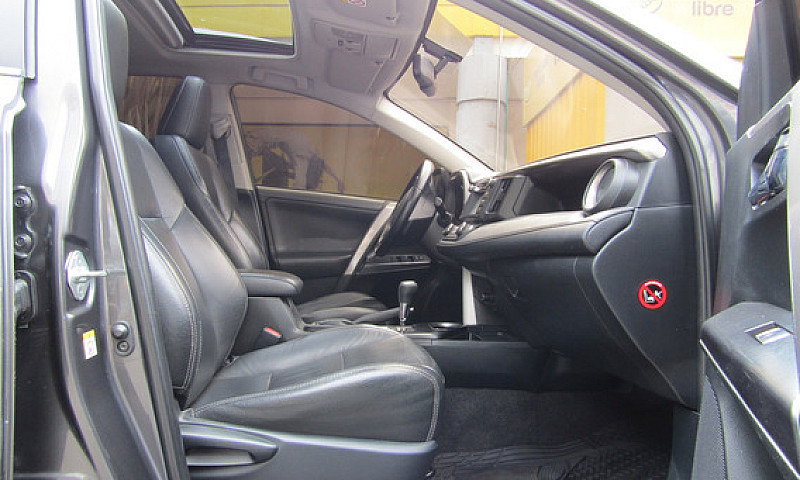Toyota Rav4 2.0 Stre...