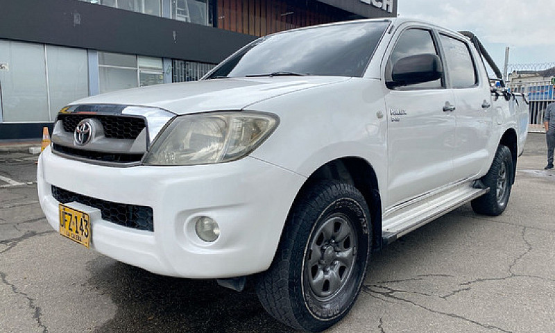 Toyota Hilux 2.5 Mt...