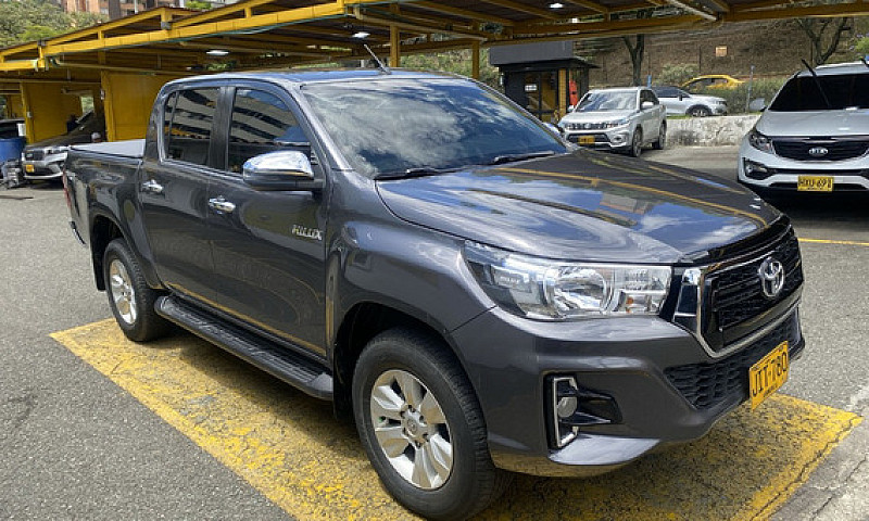 Toyota Hilux  2.8 Sr...