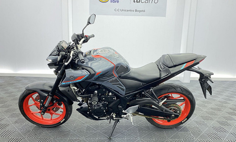 Yamaha Mt03 ...