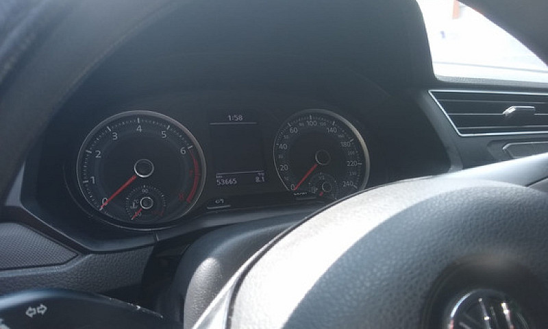 Volkswagen Voyage 1....
