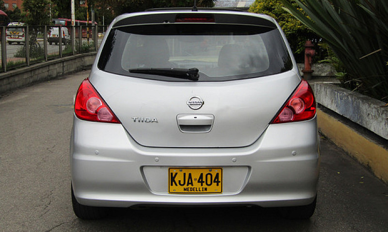 Nissan Tiida Hb 1.8 ...