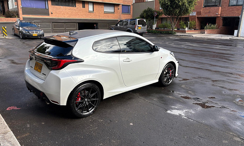 Toyota Yaris 1.6 Gr...