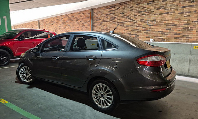Ford Fiesta 1.6 Tita...