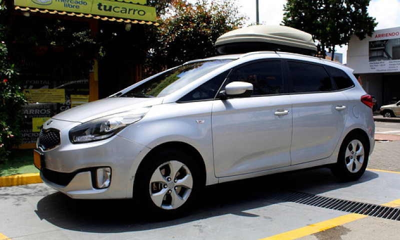 Kia Carens 2.0 Suv E...